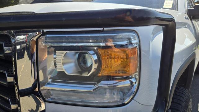 Photo of 2019 Summit White GMC Sierra 2500
