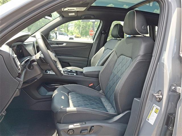 Photo of 2025 Pure Gray Volkswagen Atlas Cross Sport