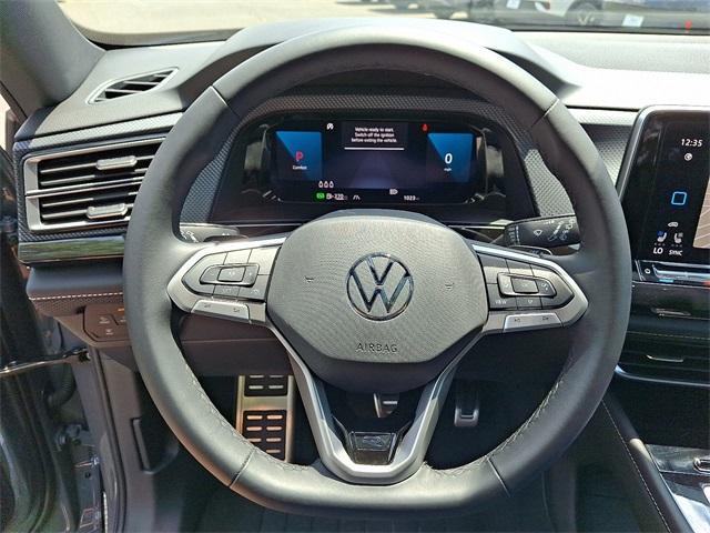 Photo of 2025 Pure Gray Volkswagen Atlas Cross Sport