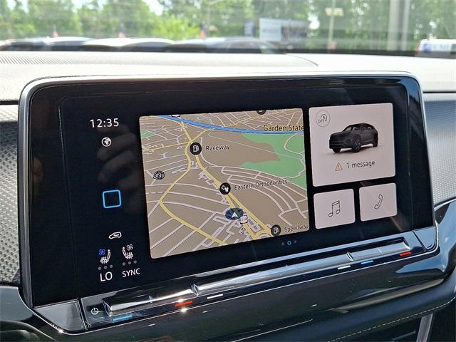 Photo of 2025 Pure Gray Volkswagen Atlas Cross Sport