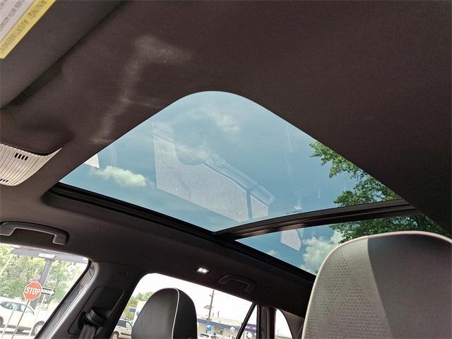 Photo of 2025 Pure Gray Volkswagen Atlas Cross Sport