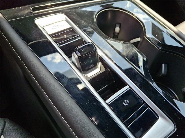 Photo of 2025 Pure Gray Volkswagen Atlas Cross Sport