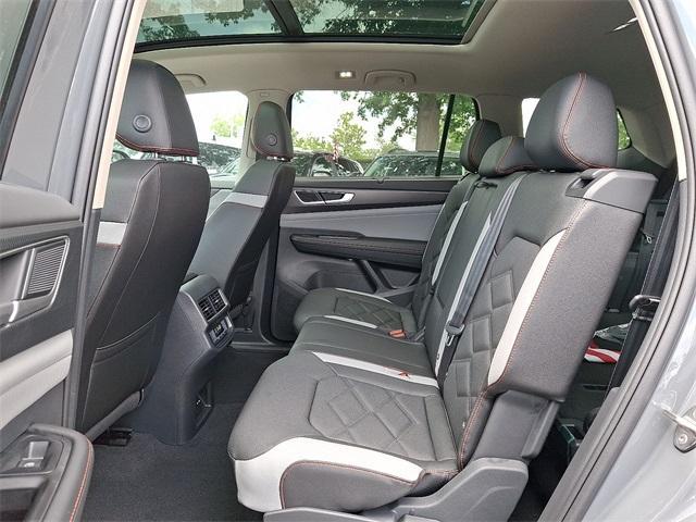 Photo of 2025 Pure Gray Volkswagen Atlas