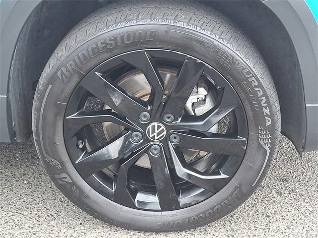 Photo of 2022 Cornflower Blue Volkswagen Taos