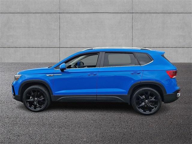Photo of 2022 Cornflower Blue Volkswagen Taos