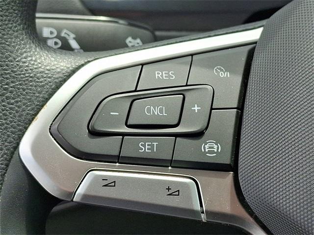 Photo of 2022 Pure White Volkswagen Tiguan