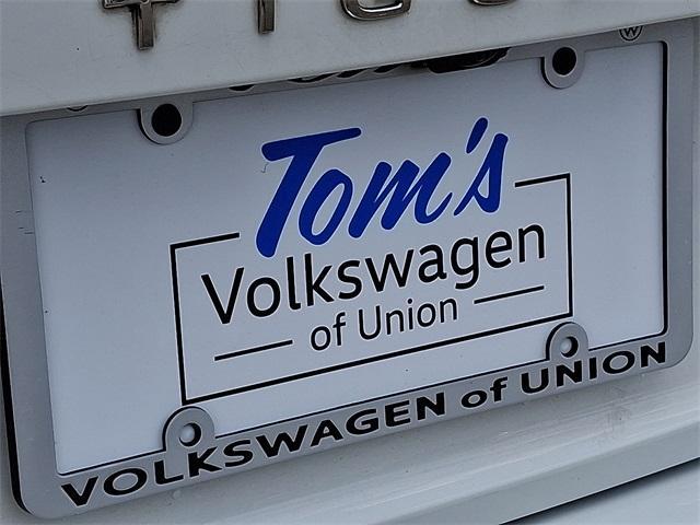 Photo of 2022 Pure White Volkswagen Tiguan