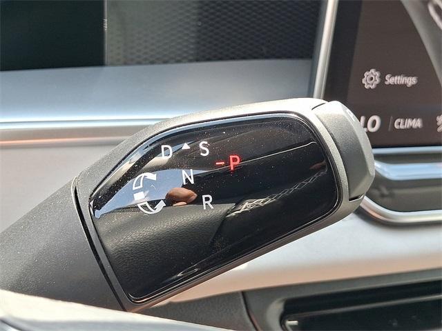 Photo of 2025 Pure White Volkswagen Tiguan