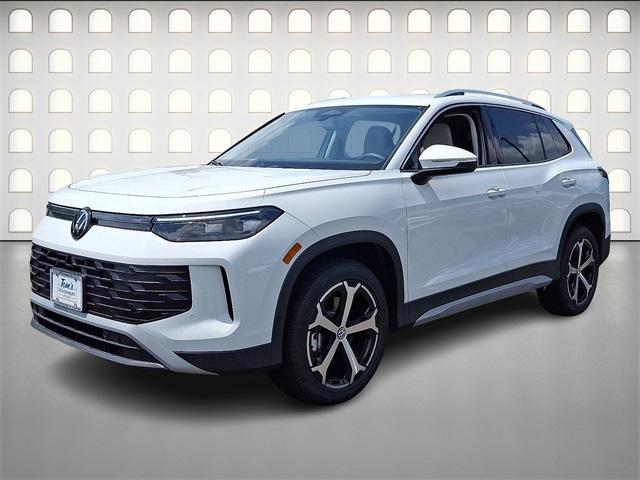Photo of 2025 Pure White Volkswagen Tiguan
