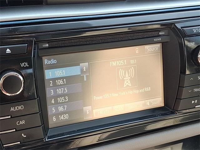Photo of 2015 Gray Toyota Corolla