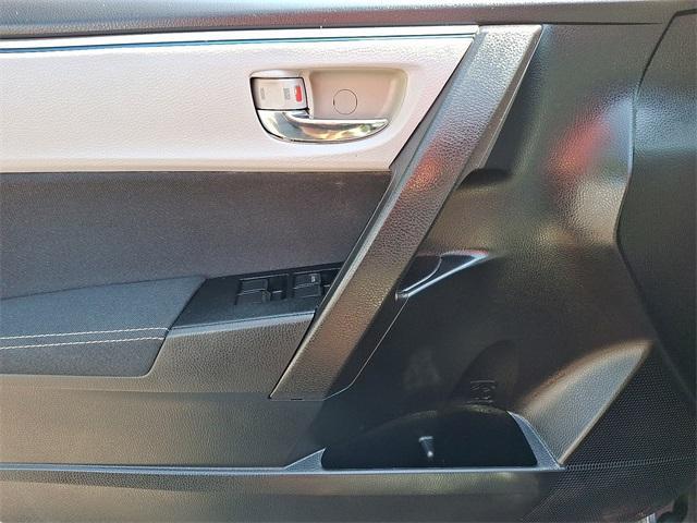 Photo of 2015 Gray Toyota Corolla
