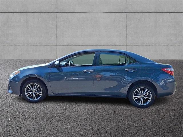 Photo of 2015 Gray Toyota Corolla