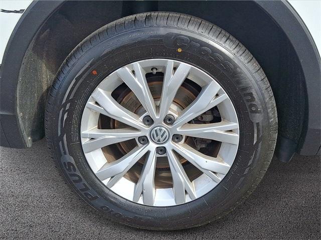 Photo of 2018 Pure White Volkswagen Tiguan