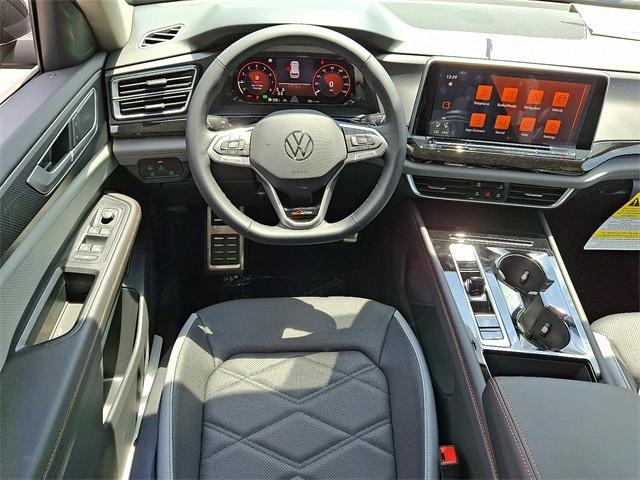 Photo of 2025 Avocado Green Pearl Volkswagen Atlas