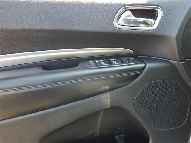 Photo of 2017 White Knuckle Clearcoat Dodge Durango