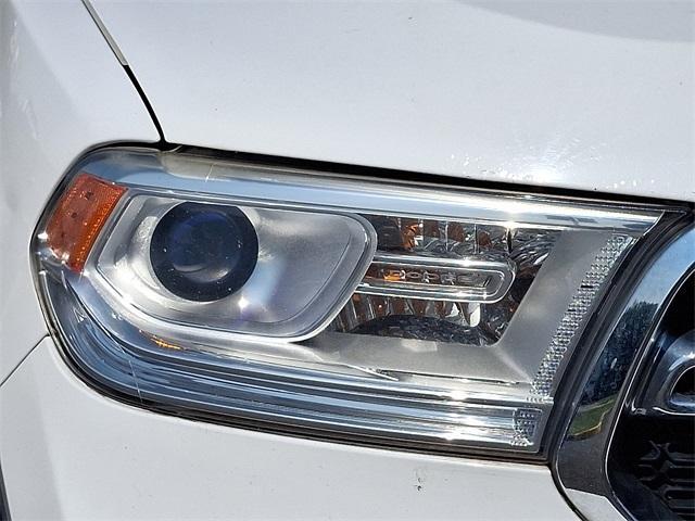 Photo of 2017 White Knuckle Clearcoat Dodge Durango