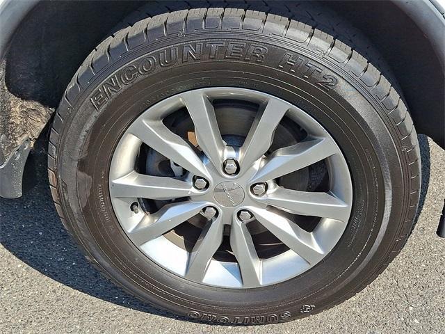 Photo of 2017 White Knuckle Clearcoat Dodge Durango