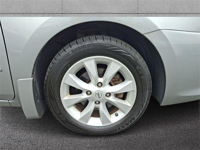 Photo of 2012 Magnetic Gray Nissan Sentra