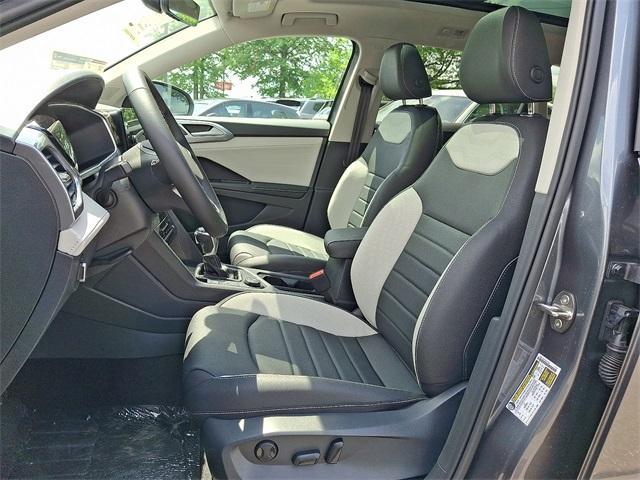 Photo of 2025 Platinum Gray Metallic Volkswagen Taos