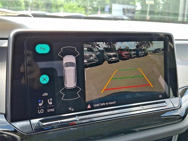 Photo of 2025 Pure Gray Volkswagen Atlas