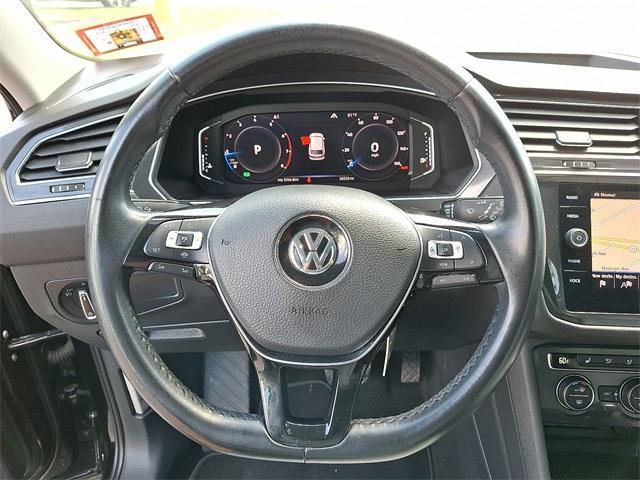 Photo of 2019 Deep Black Pearl Effect Volkswagen Tiguan