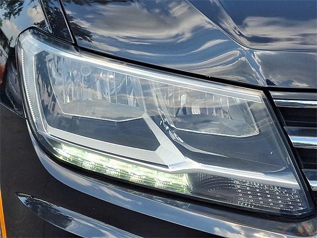 Photo of 2019 Deep Black Pearl Effect Volkswagen Tiguan