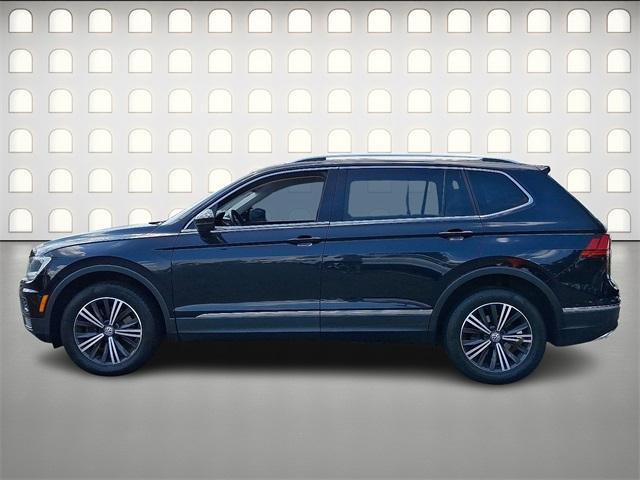 Photo of 2019 Deep Black Pearl Effect Volkswagen Tiguan