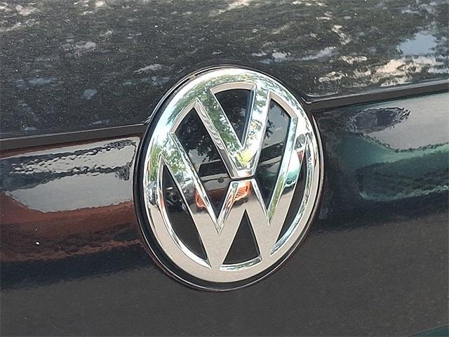 Photo of 2019 Deep Black Pearl Effect Volkswagen Tiguan