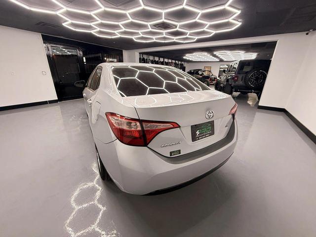 Photo of 2018 Classic Silver Metallic Toyota Corolla
