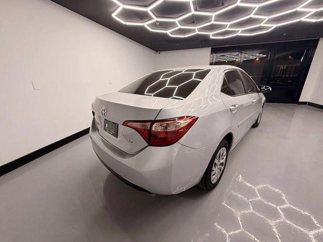 Photo of 2018 Classic Silver Metallic Toyota Corolla