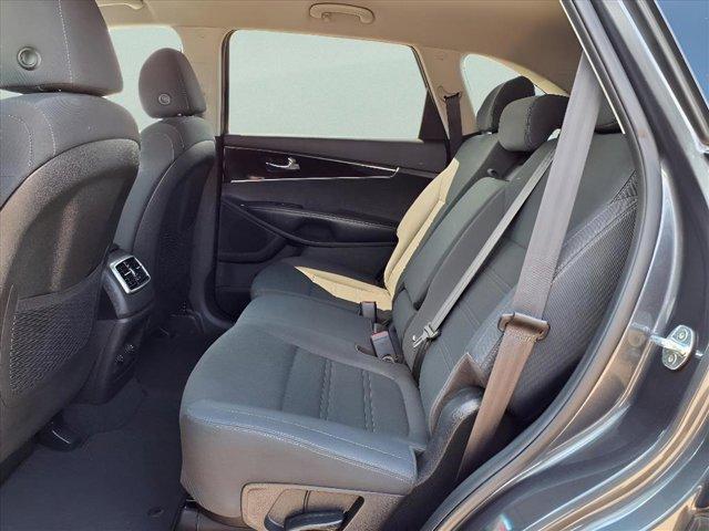 Photo of 2020 Gray Kia Sorento