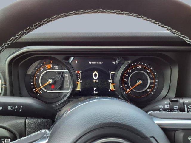 Photo of 2025 Granite Crystal Clearcoat Metallic Jeep Wrangler