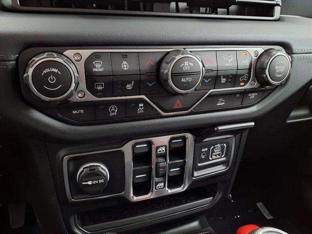 Photo of 2025 Hydro Blue Pearlcoat Jeep Gladiator