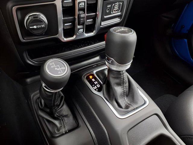 Photo of 2025 Hydro Blue Pearlcoat Jeep Gladiator