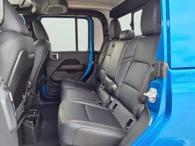 Photo of 2025 Hydro Blue Pearlcoat Jeep Gladiator