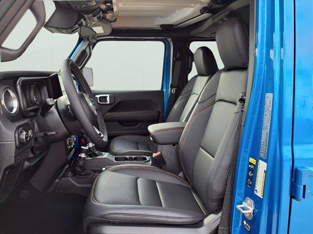Photo of 2025 Hydro Blue Pearlcoat Jeep Gladiator