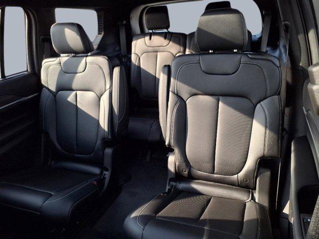 Photo of 2025 Diamond Black Jeep Grand Cherokee L