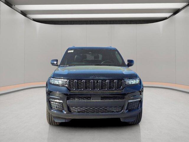 Photo of 2025 Diamond Black Jeep Grand Cherokee L