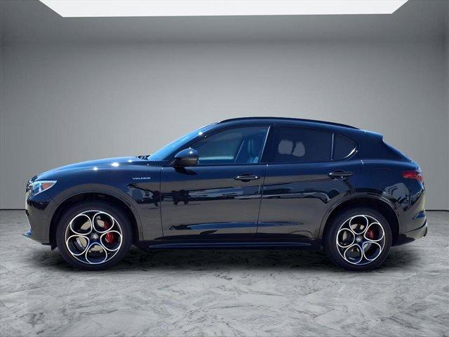 Photo of 2023 Vulcano Black Metallic Alfa Romeo Stelvio