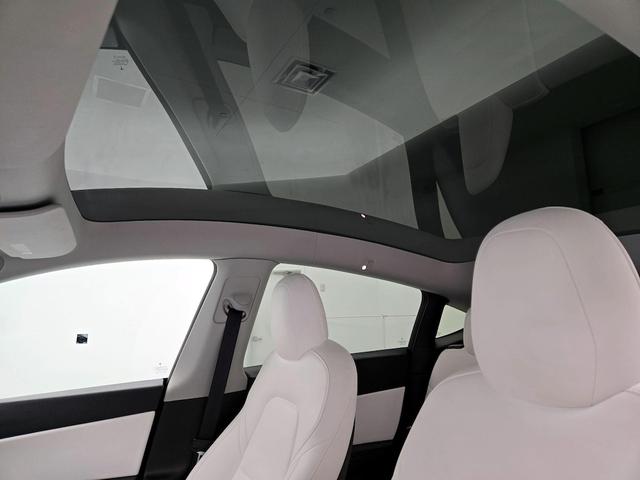 Photo of 2021 Gray Tesla Model Y