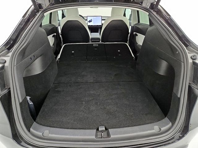 Photo of 2021 Gray Tesla Model Y