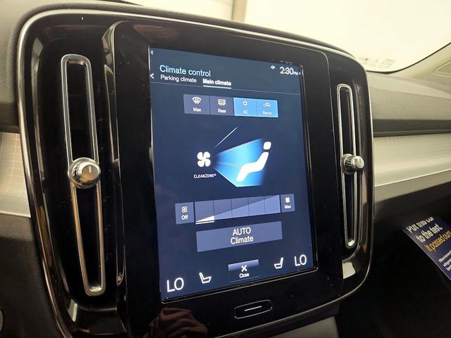 Photo of 2022 Black Volvo XC40
