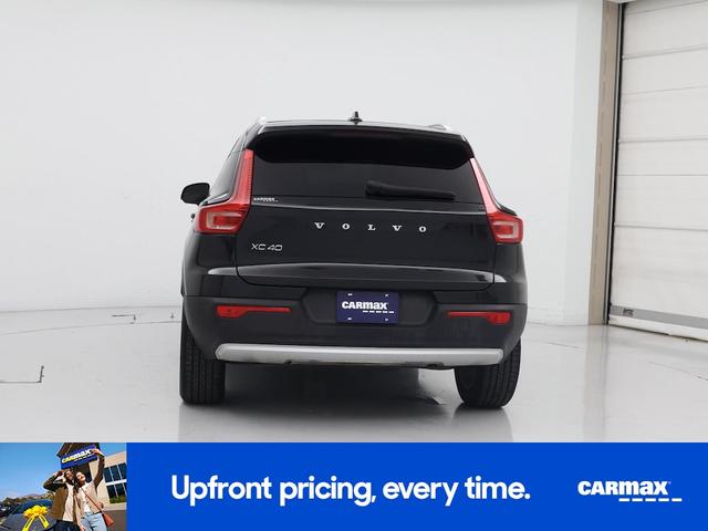 Photo of 2022 Black Volvo XC40