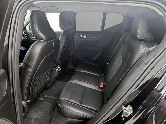 Photo of 2022 Black Volvo XC40