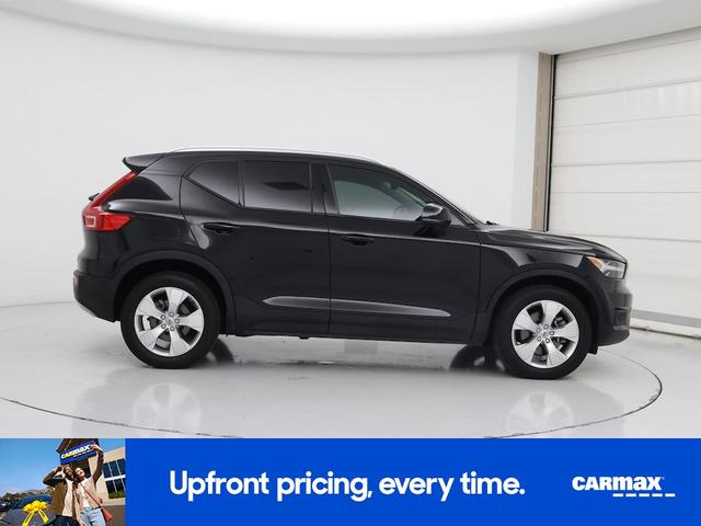 Photo of 2022 Black Volvo XC40