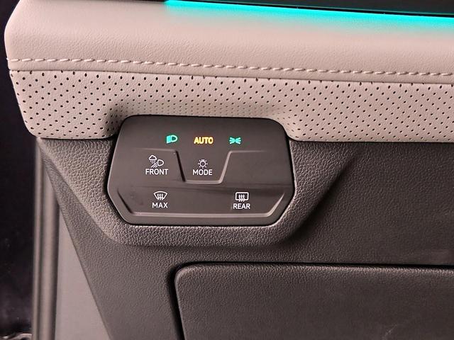 Photo of 2024 Black Volkswagen Atlas