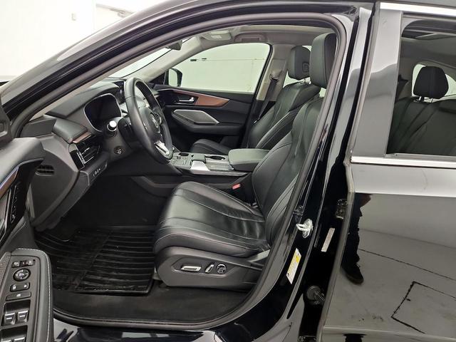 Photo of 2022 Black Acura MDX