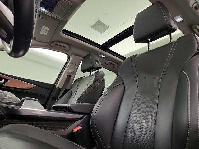 Photo of 2022 Black Acura MDX