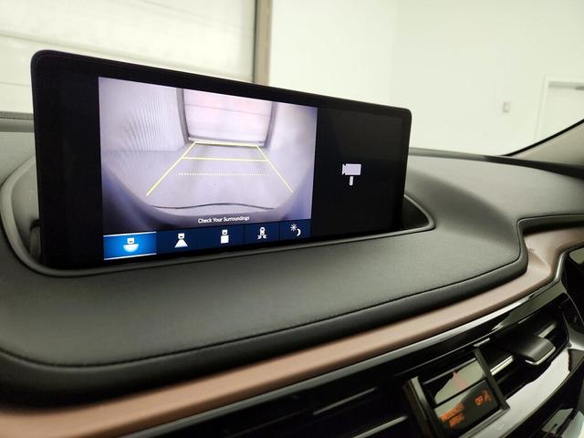 Photo of 2022 Black Acura MDX