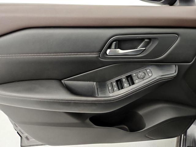 Photo of 2022 Gray Nissan Rogue
